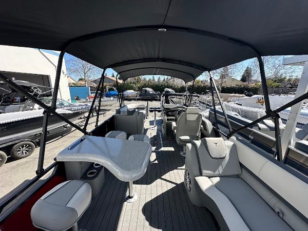 2025 Tahoe Pontoon 2585 LTZ Entertainer with spacious seating and canopy.