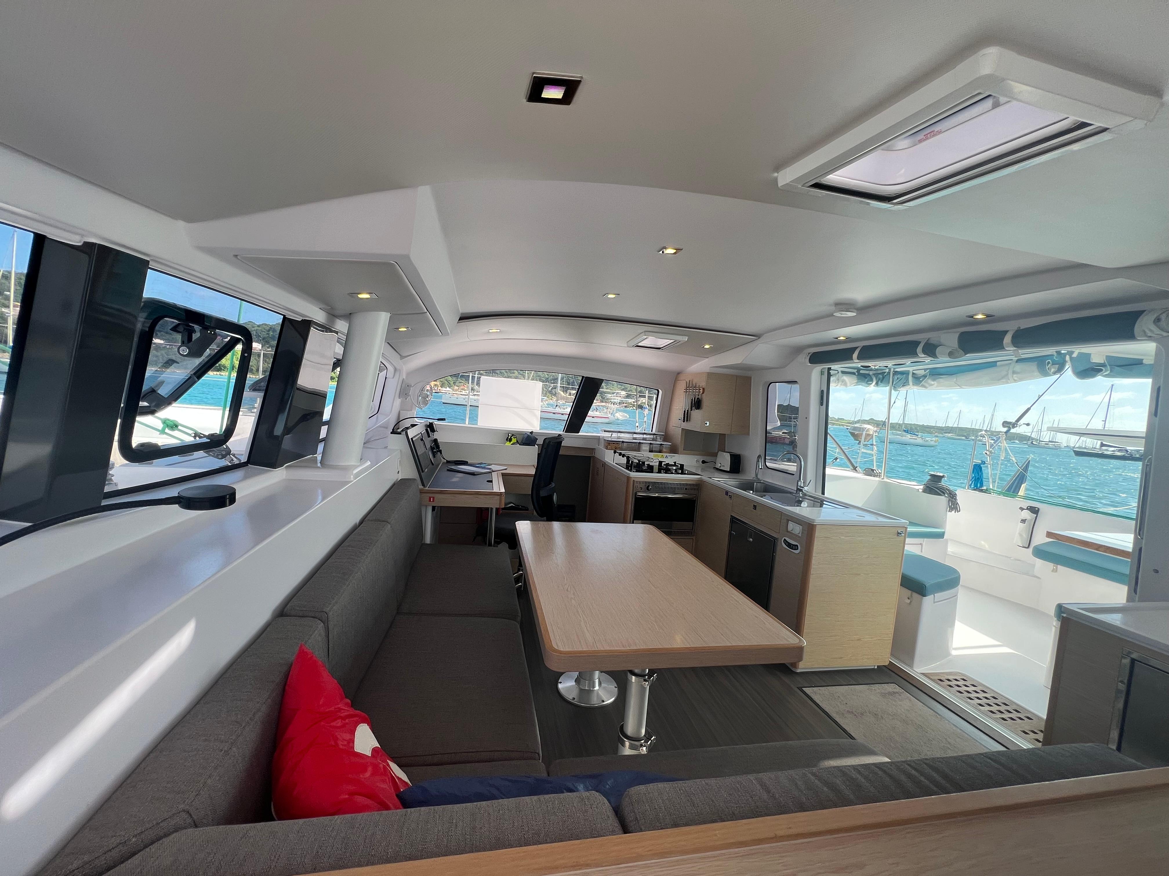 OUTREMER 45 2024 Saloon