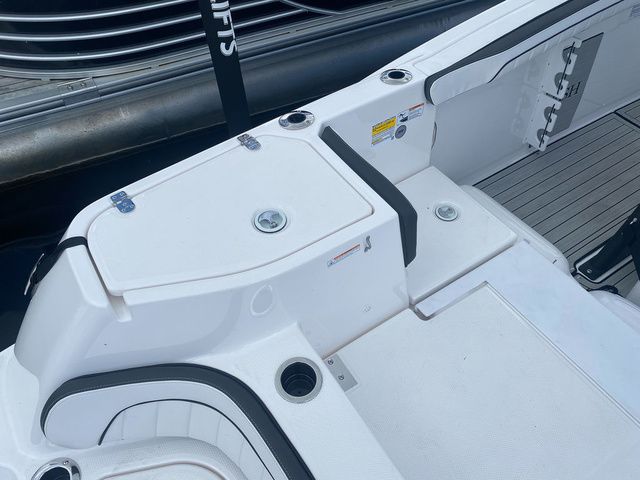2024 Yamaha Boats 255 FSH Sport H - 9