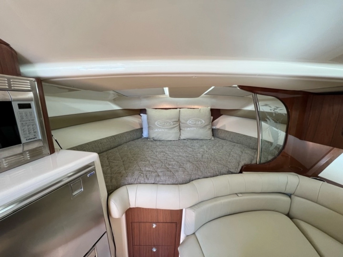 2019 Grady-White 37 Express - Image 6