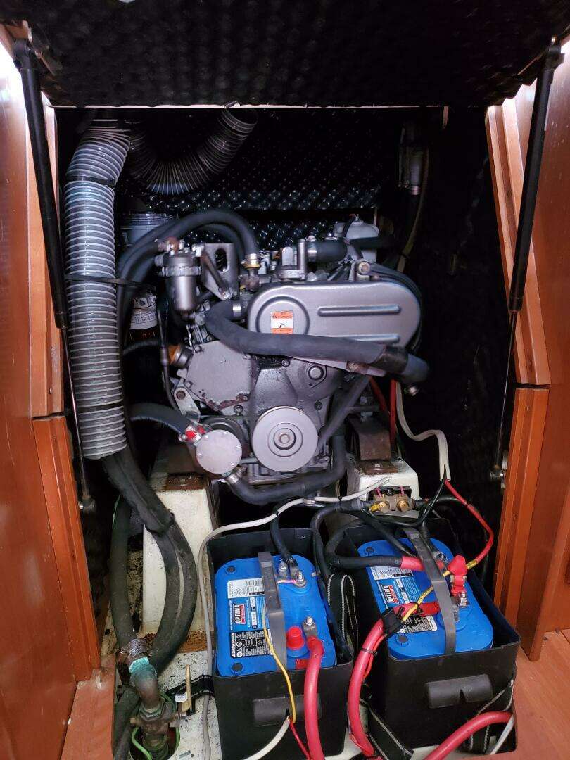 2011 Beneteau Oceanis 34 - Image 19