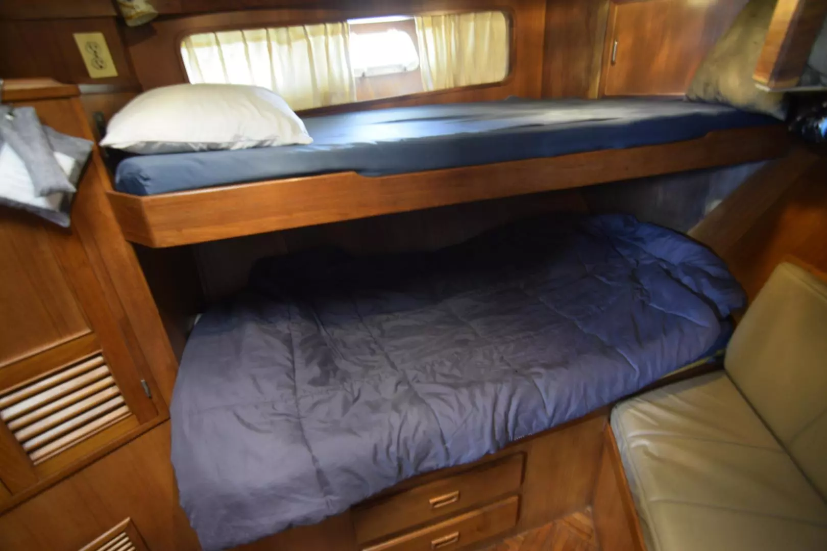1987 Jefferson Sundeck - Image 37