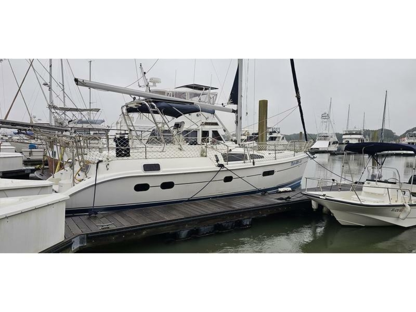 2002 Hunter 420 - Image 3