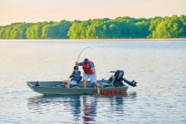 2026 Tracker Grizzly 12 Jon - 22