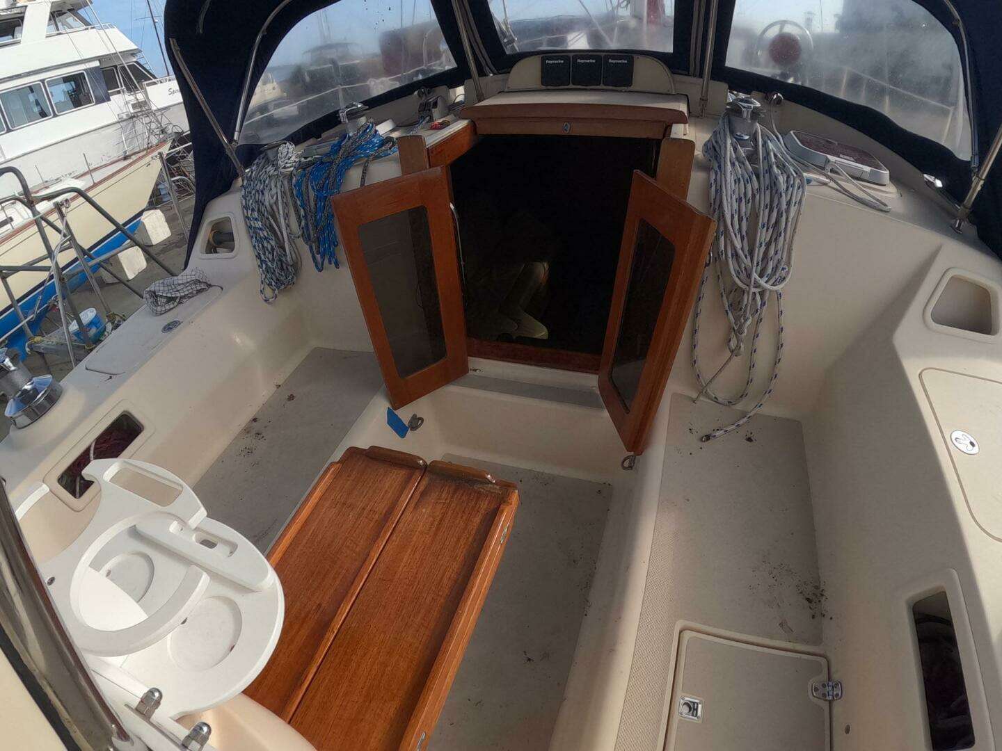 2005 Island Packet 370 - Image 28
