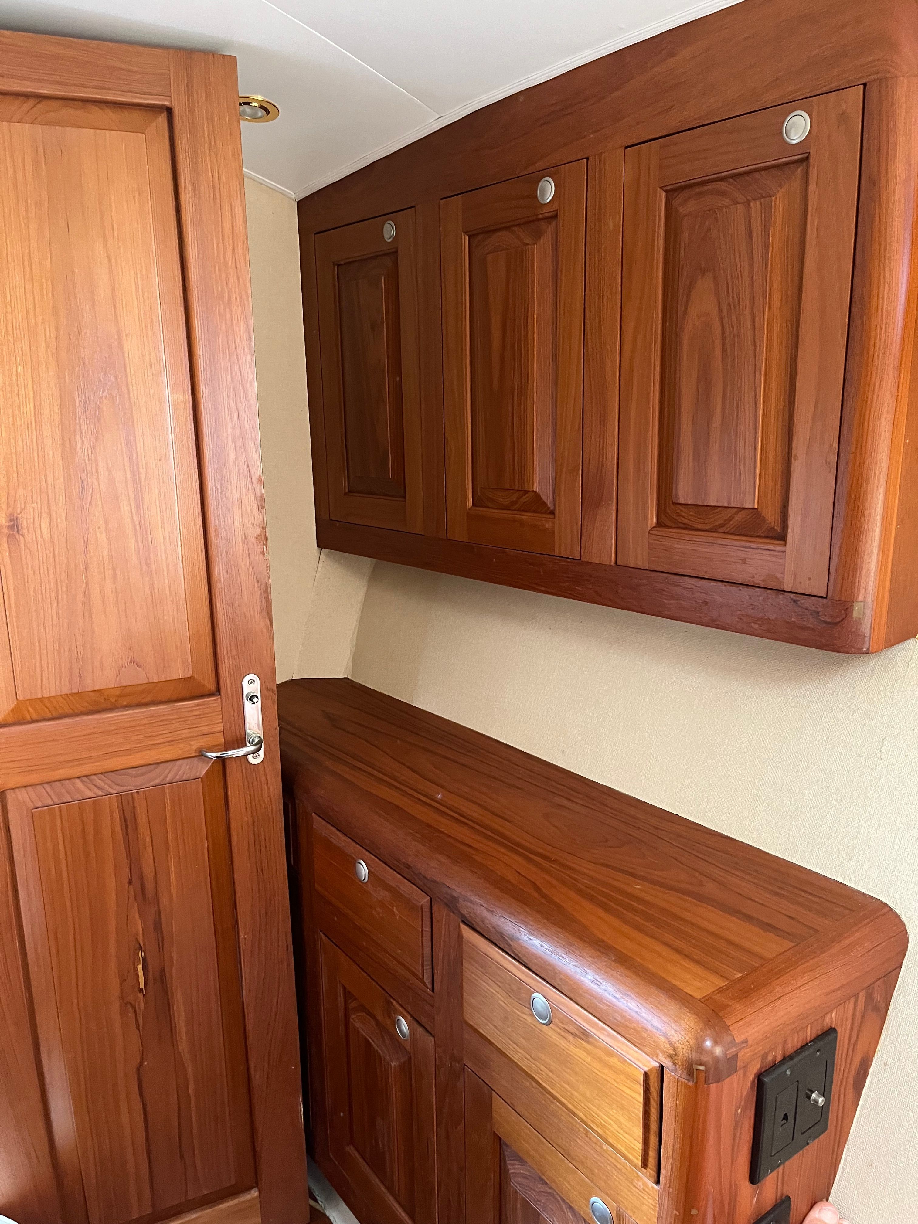 1998 Island Boatworks 42 - 24
