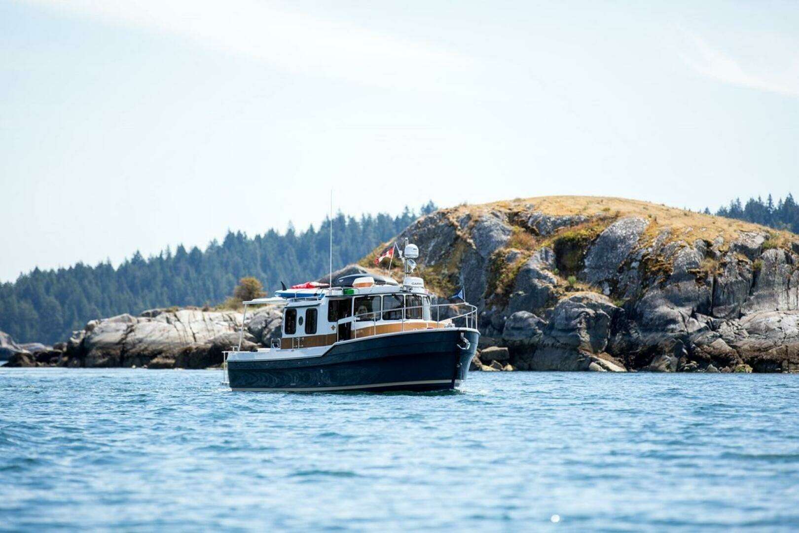 2026 Ranger Tugs R-31 Sedan Luxury Edition - Image 4