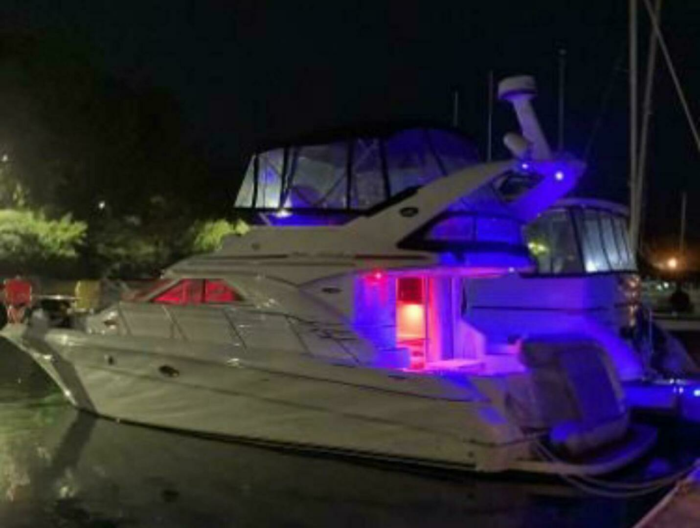 2001 Sea Ray 400 Sedan Bridge - Image 6