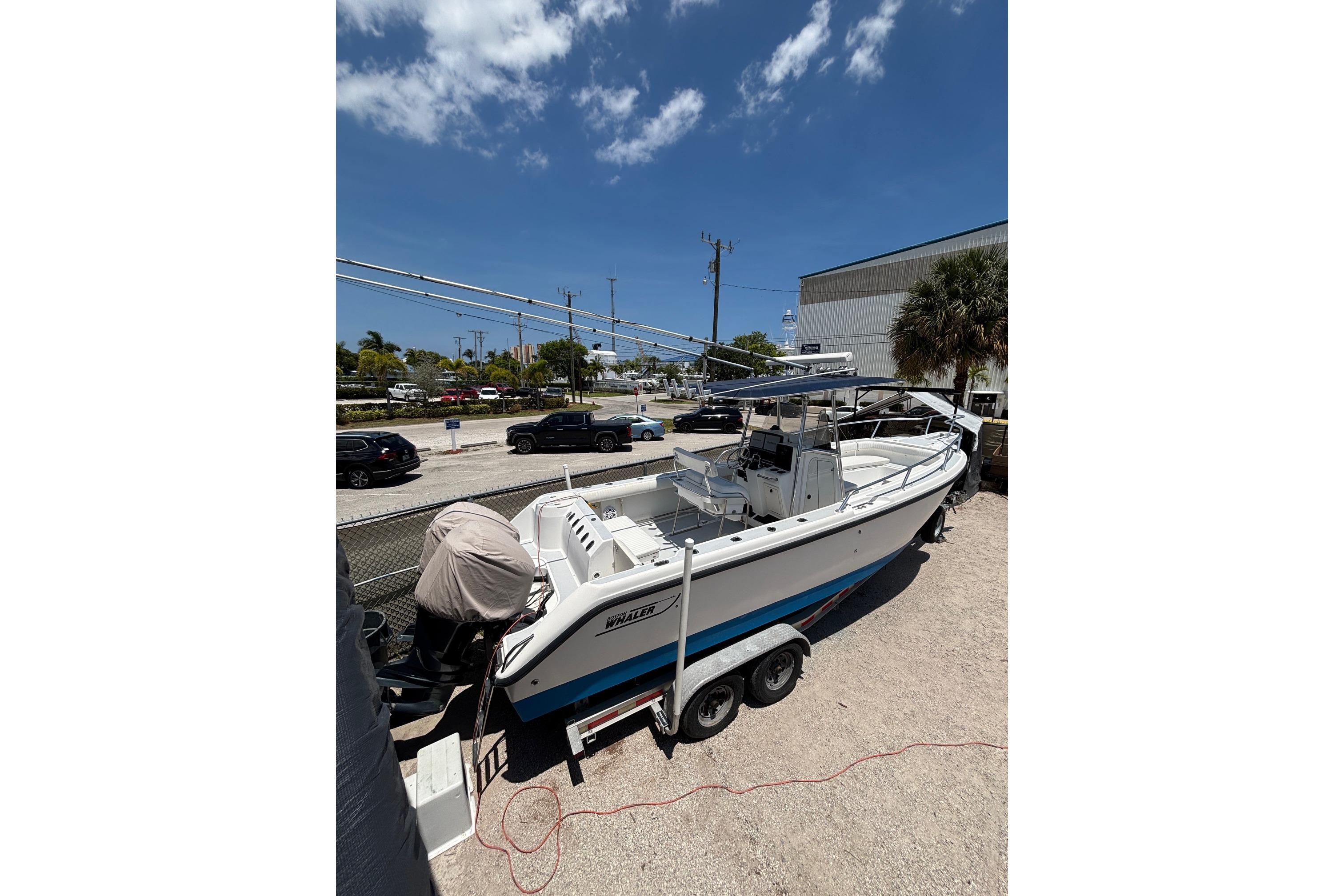 2001 Boston Whaler 26 Outrage