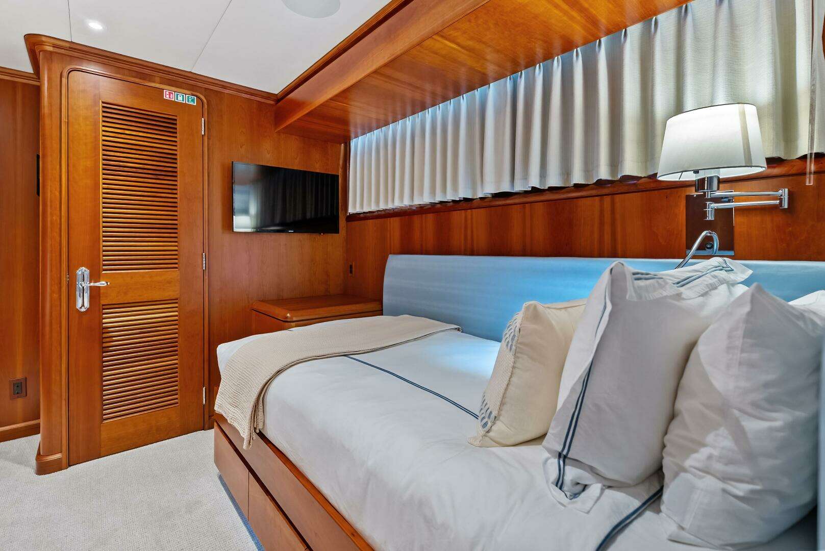 1998 Burger Raised Pilothouse - Image 29