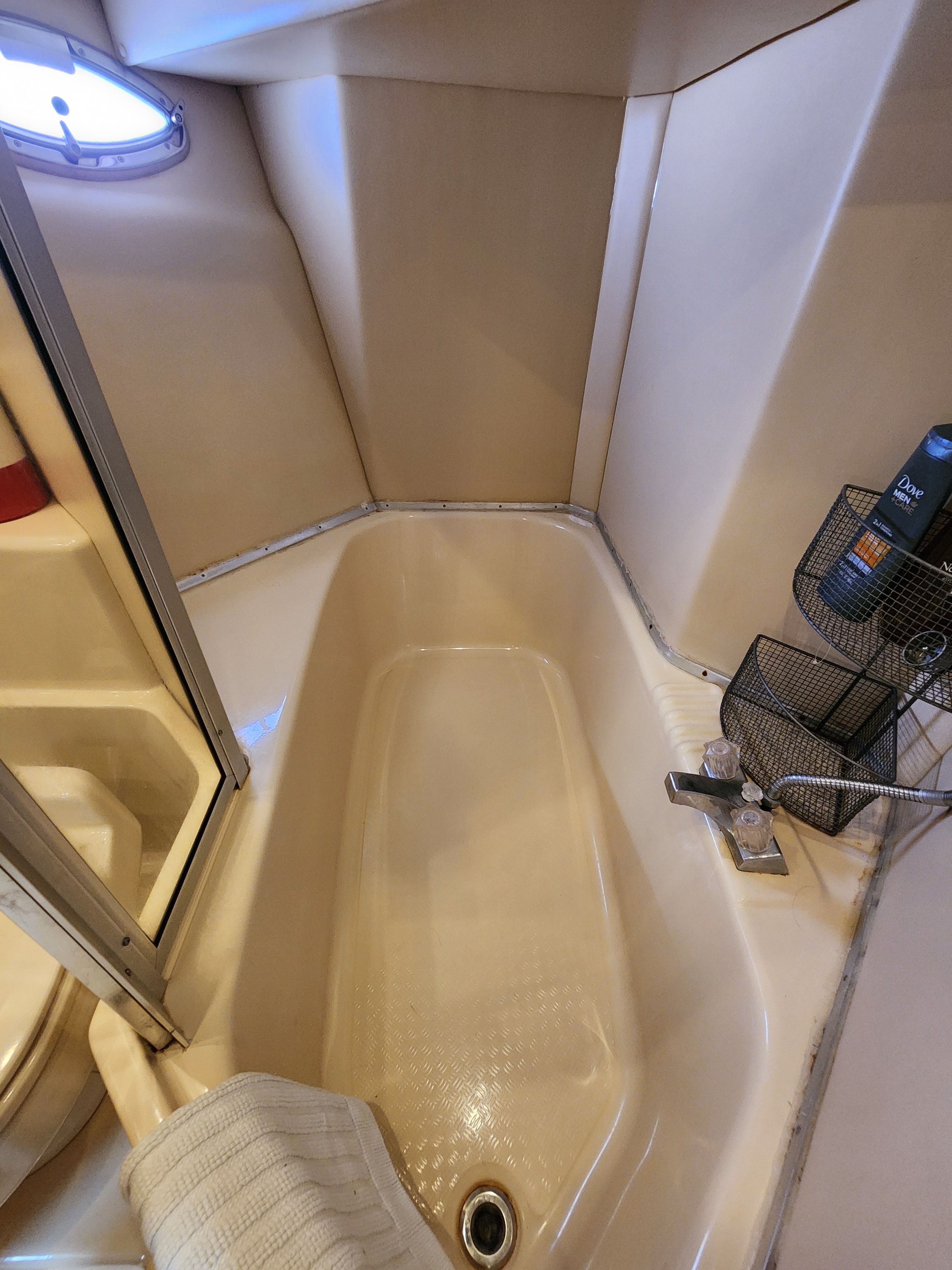 2005 Meridian 490 Pilothouse - 27