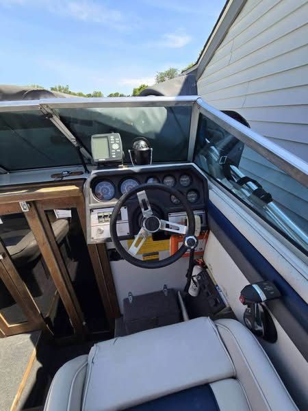 1989 Rinker Cuddy Cabin - 4