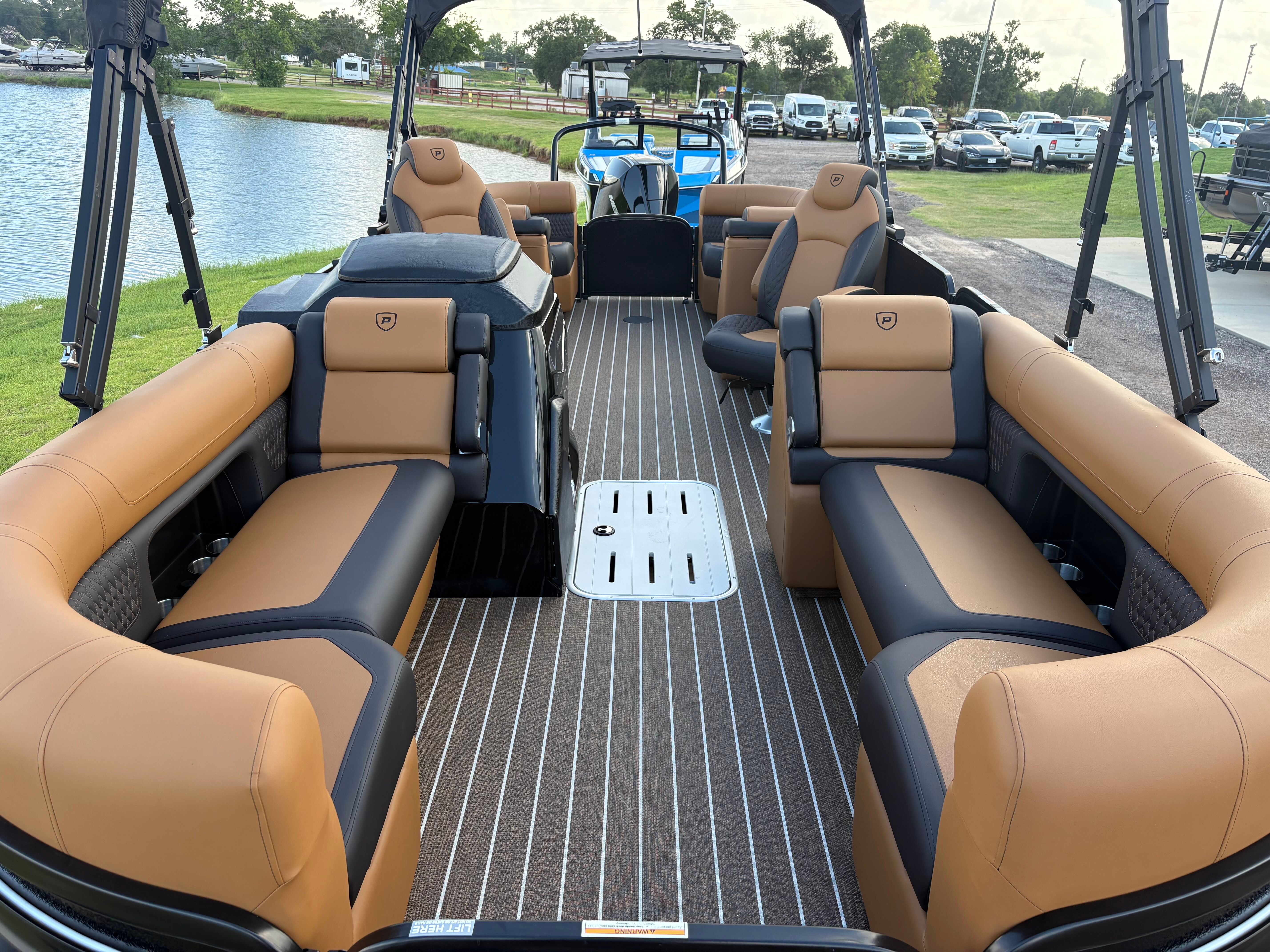 2027 PREMIER 230 SOLARIS RF CL - Image 8