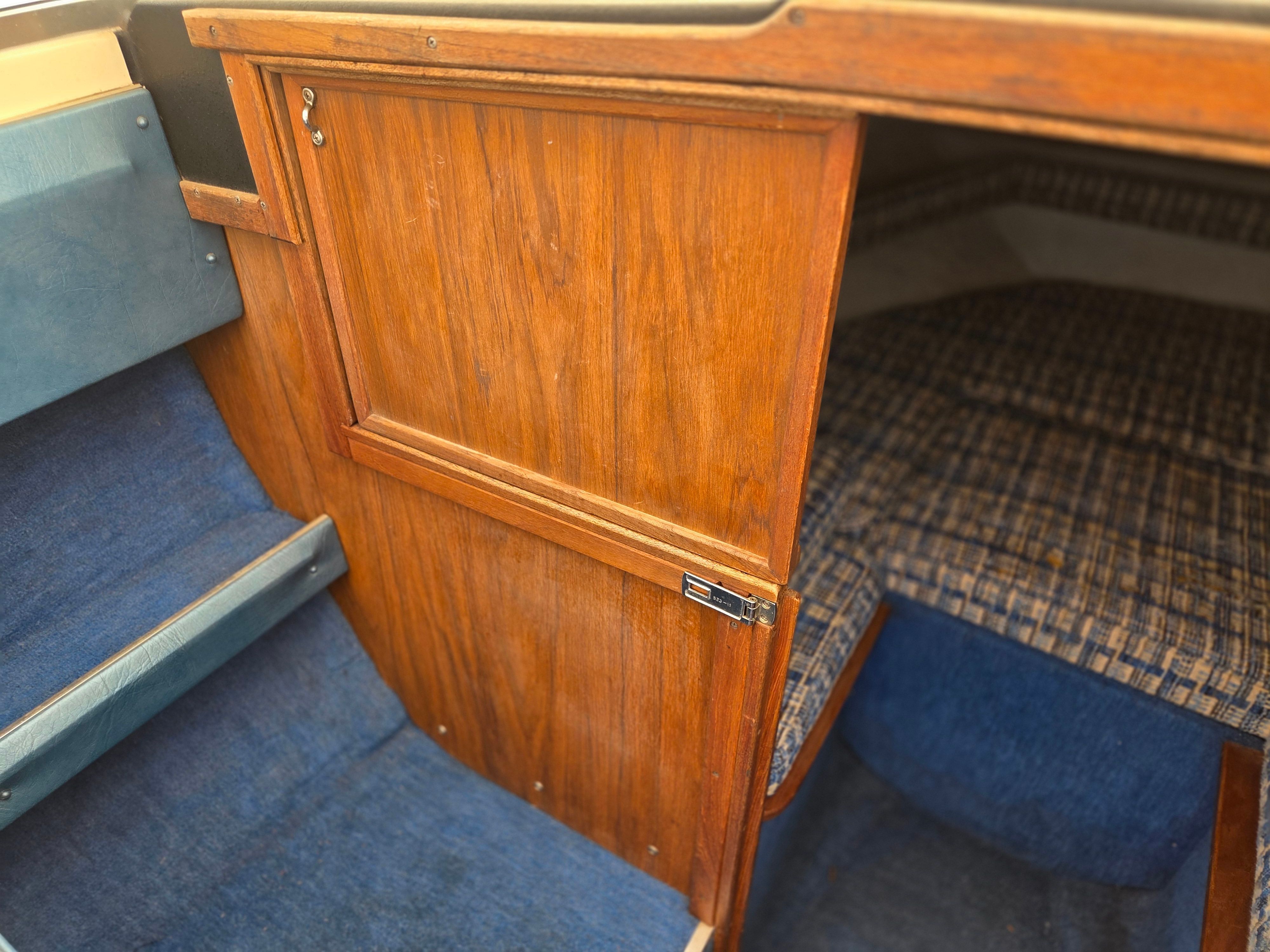 1978 Sea Ray Cuddy Cabin - 8