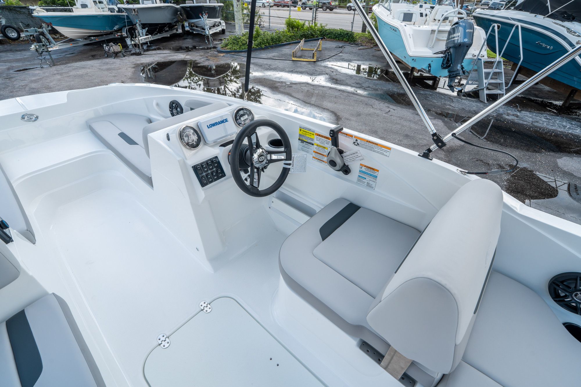 2026 Hurricane SunDeck Sport 185 OB - 17