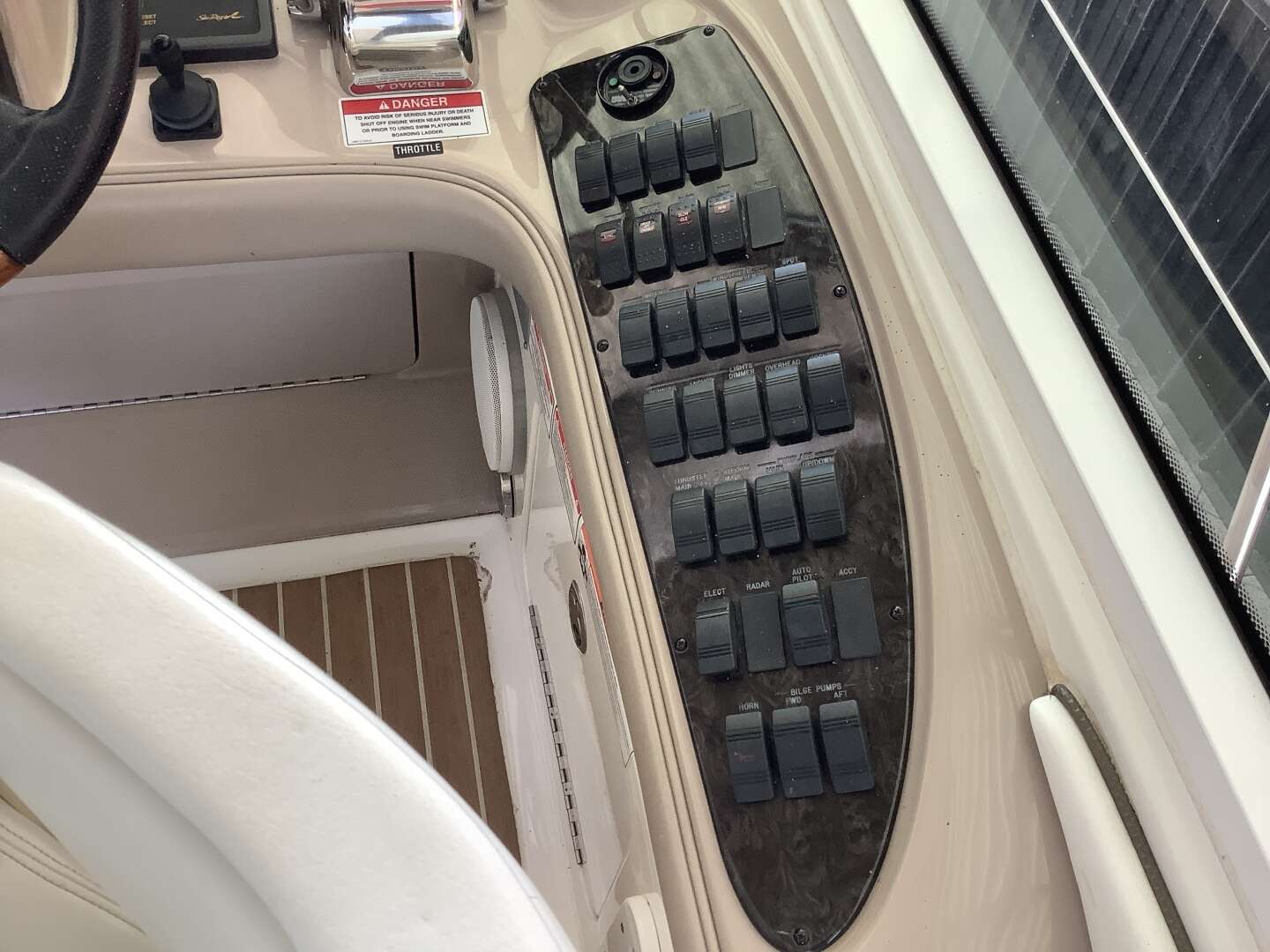 2007 Sea Ray 52 SUNDANCER - Image 32