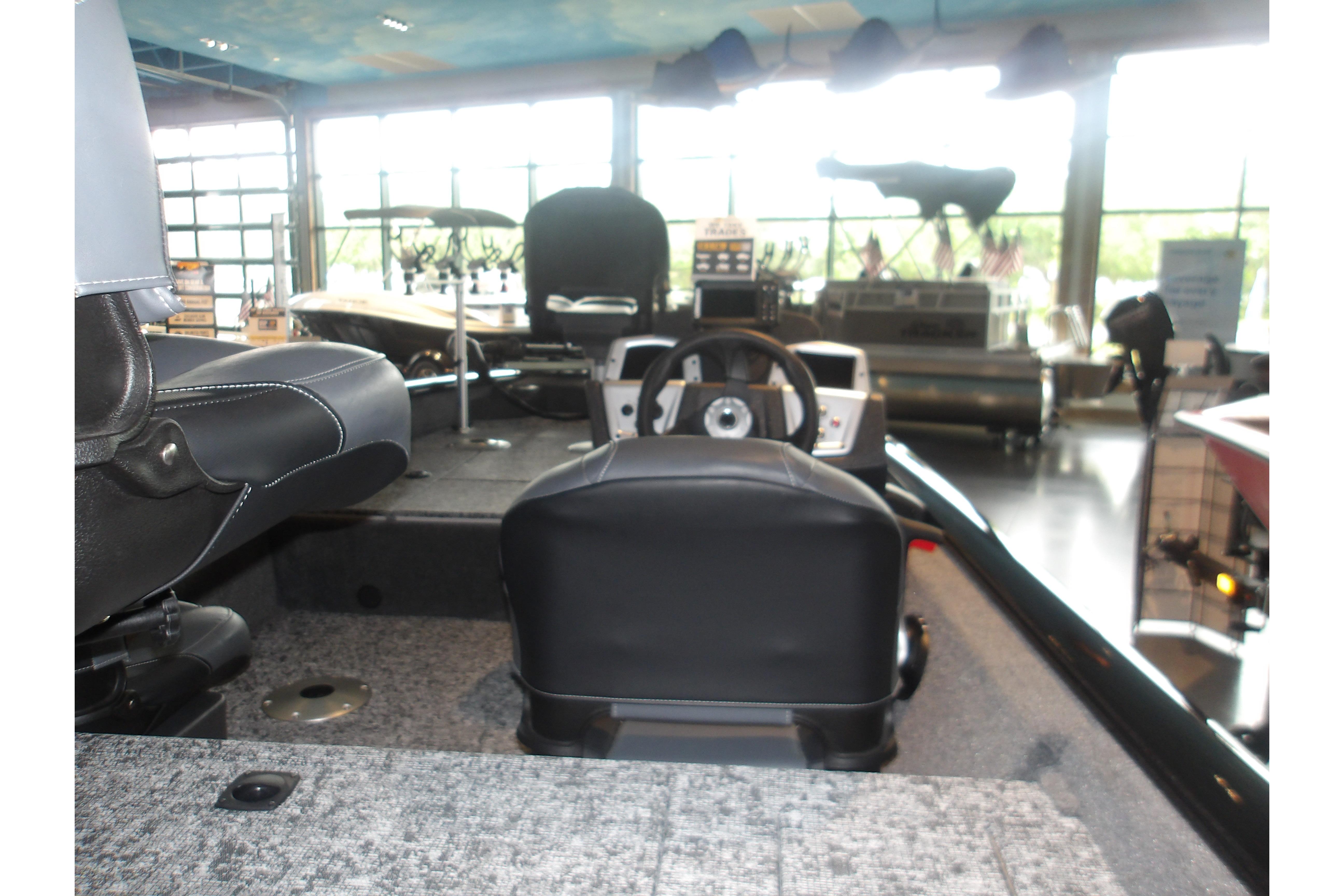2026 Tracker Pro Team 175 Crappie Edition boat interior with steering console.