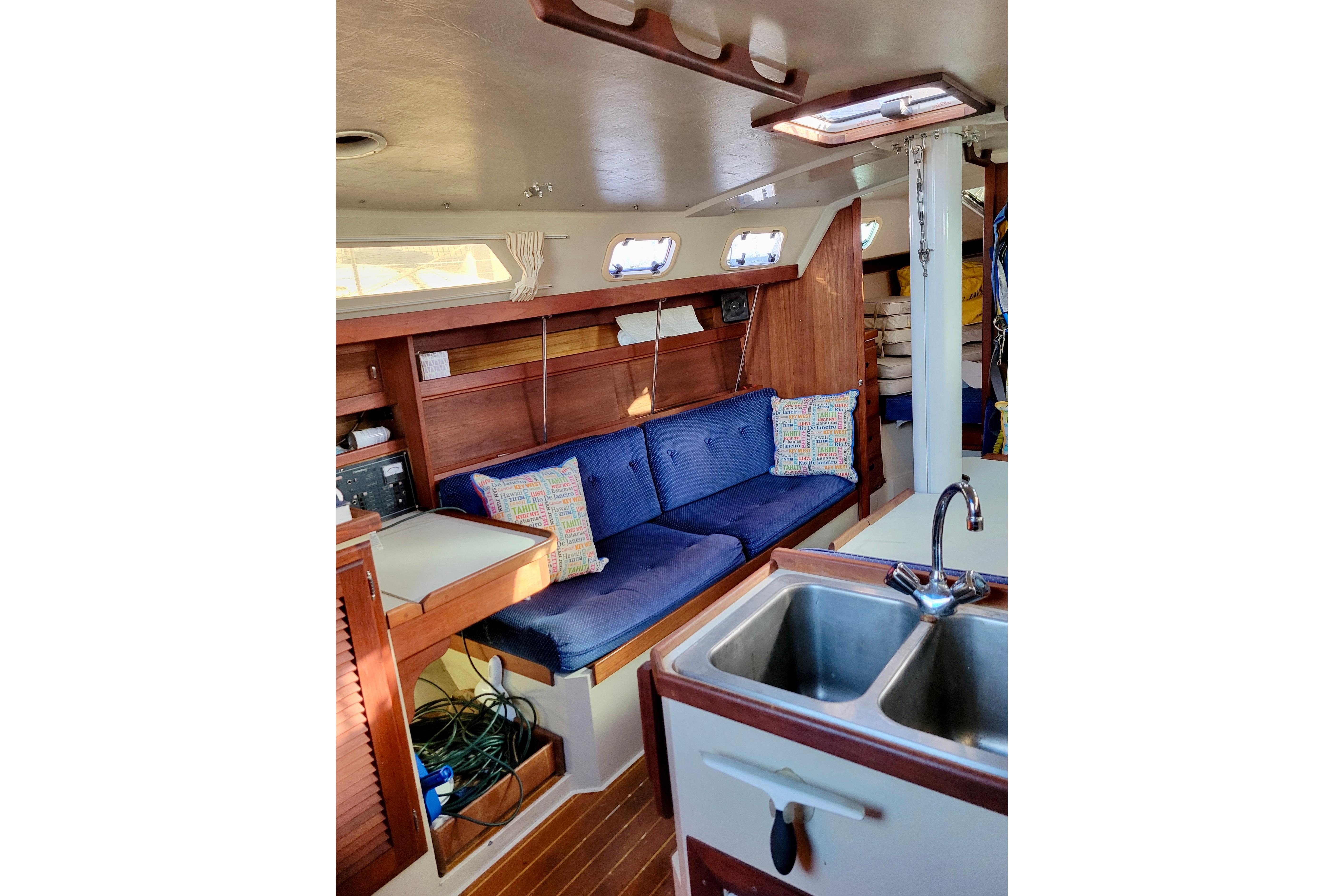 1988 Catalina 34 MkII - 11