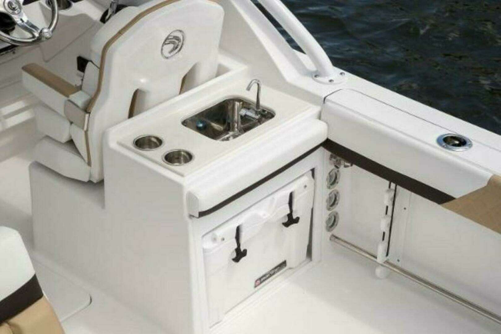 2025 Edgewater 248CX - Image 6