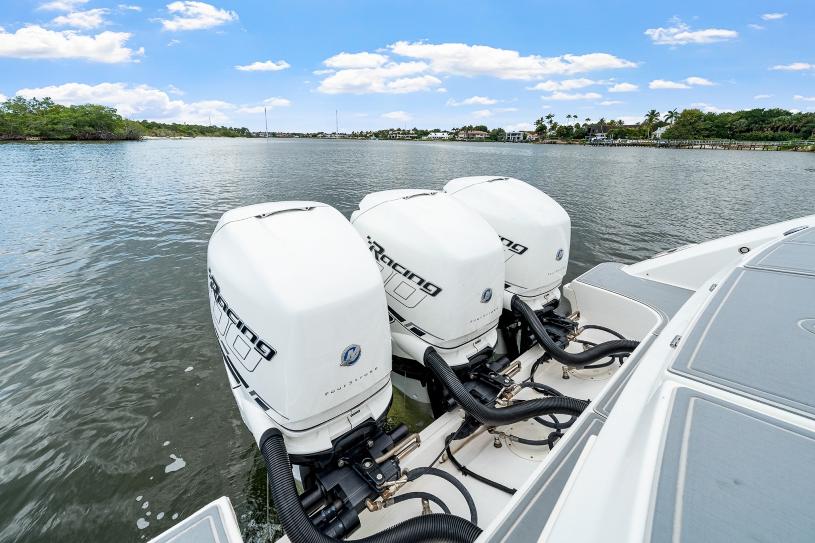 2018 Boston Whaler 380 Outrage - Image 30