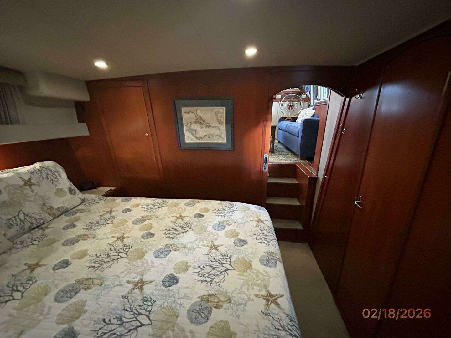 2004 Mainship 430 - Image 58