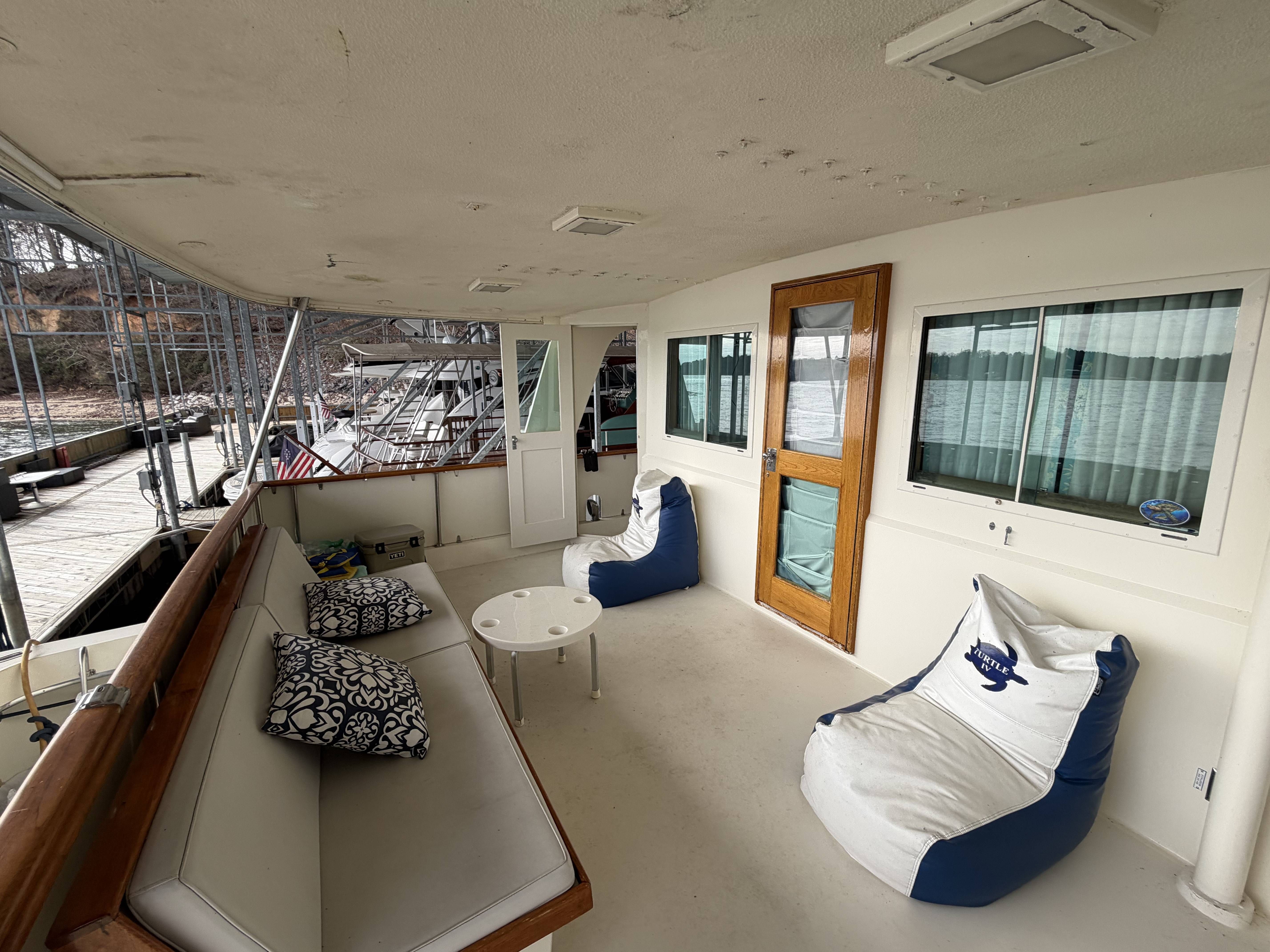 1975 Hatteras 58 Long Range Cruiser - 10