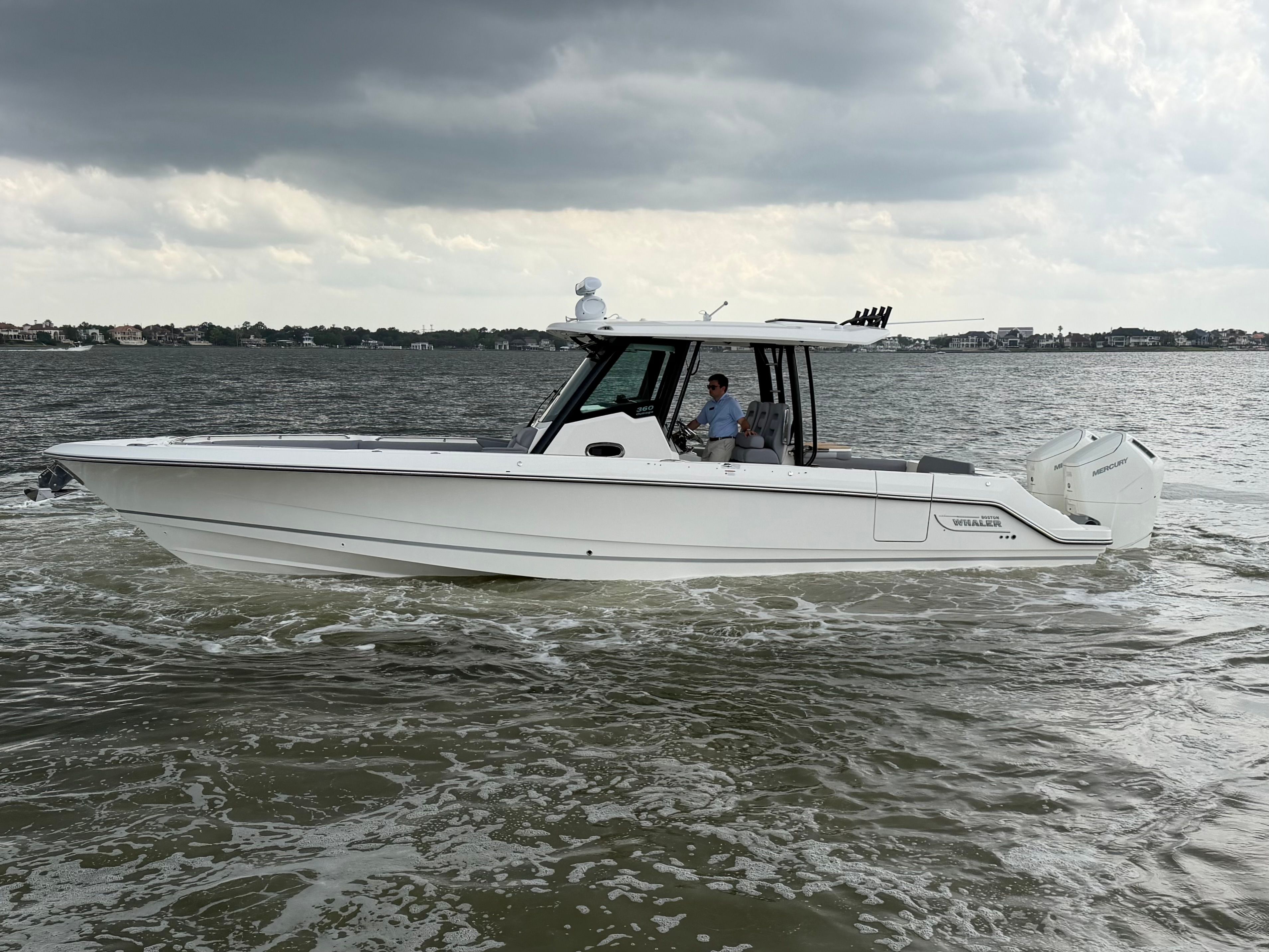 2026 Boston Whaler 360 Outrage