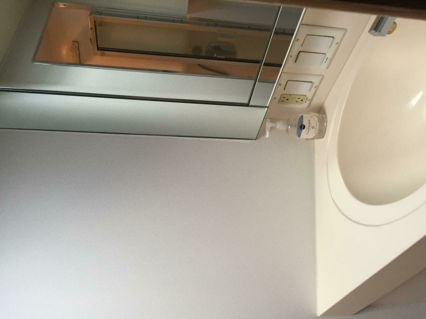 1994 Hatteras 70 Cockpit Motor Yacht - Image 57