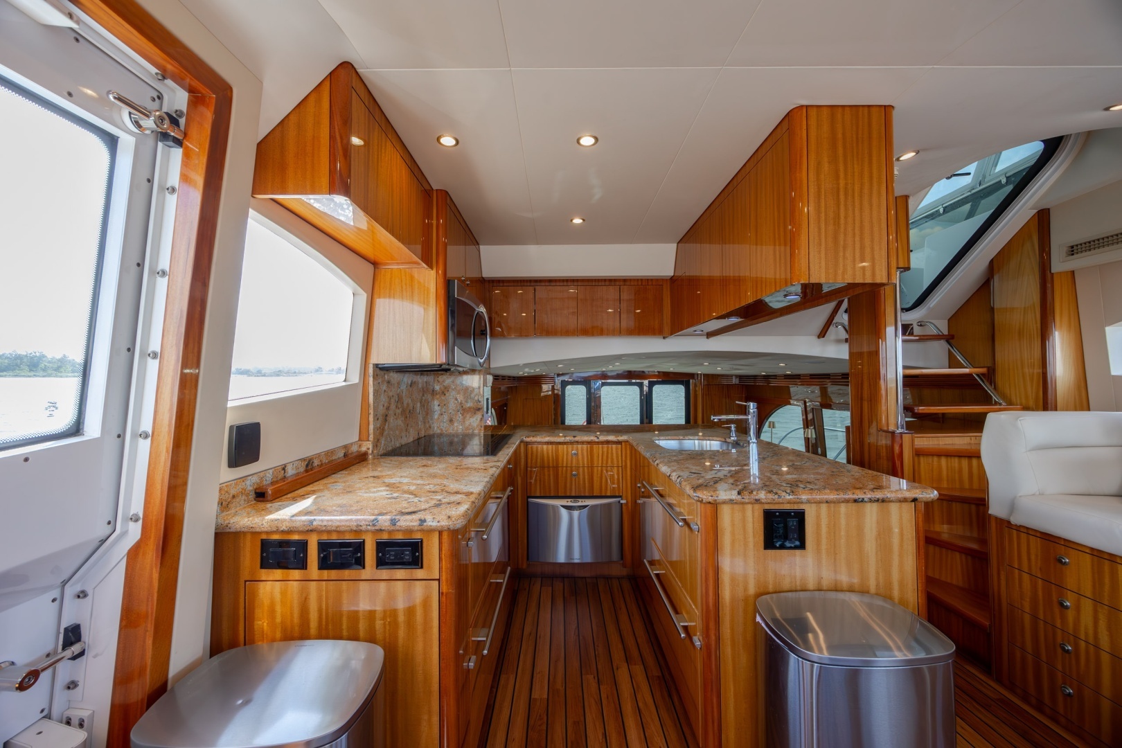 2008 Hatteras Motor Yacht - Image 92