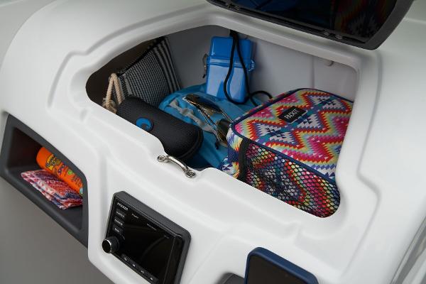 2025 Tahoe 210 S - 34