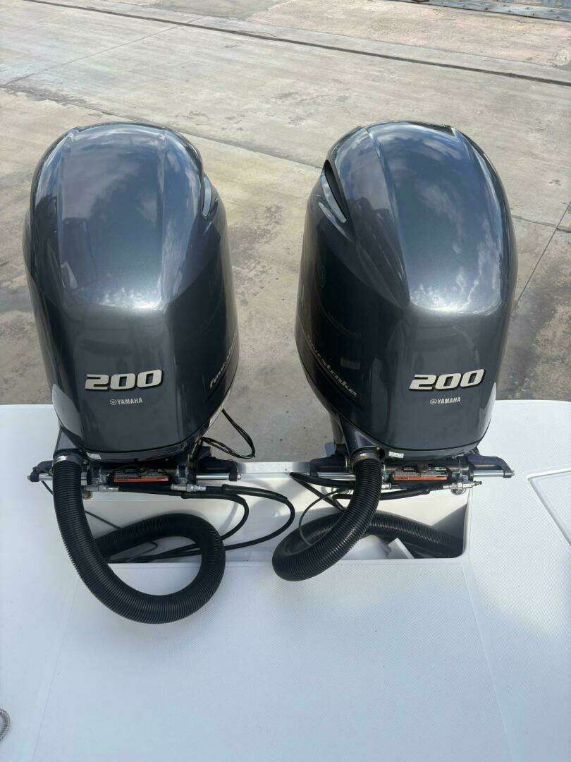 2022 Regal 29 OBX - Image 6