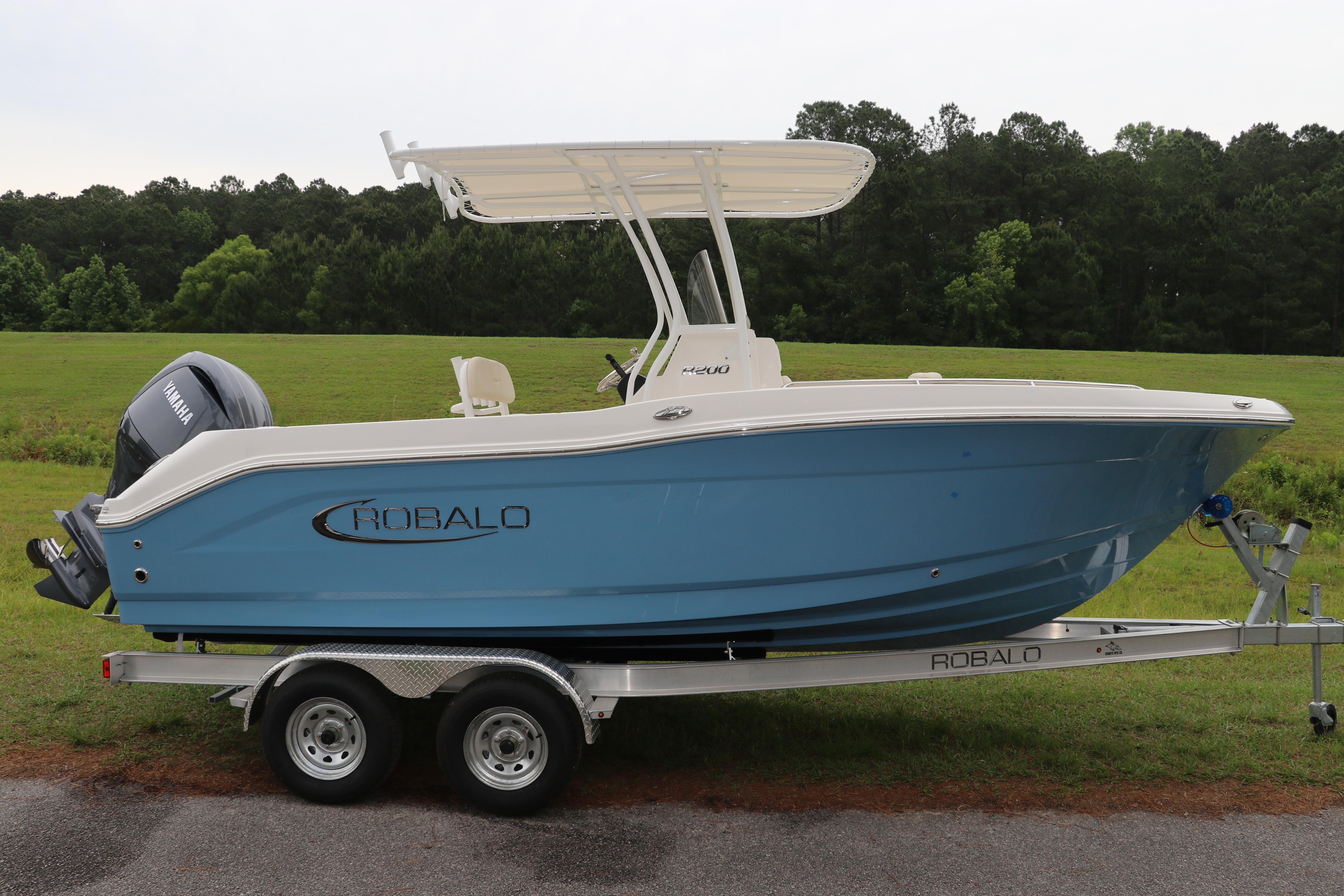 2026 Robalo R200 Center Console