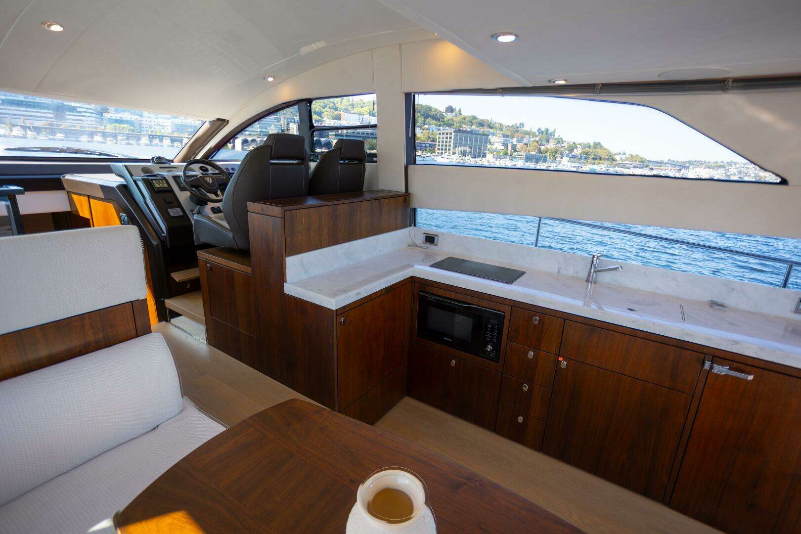 2025 Fairline Squadron 50 - Image 4