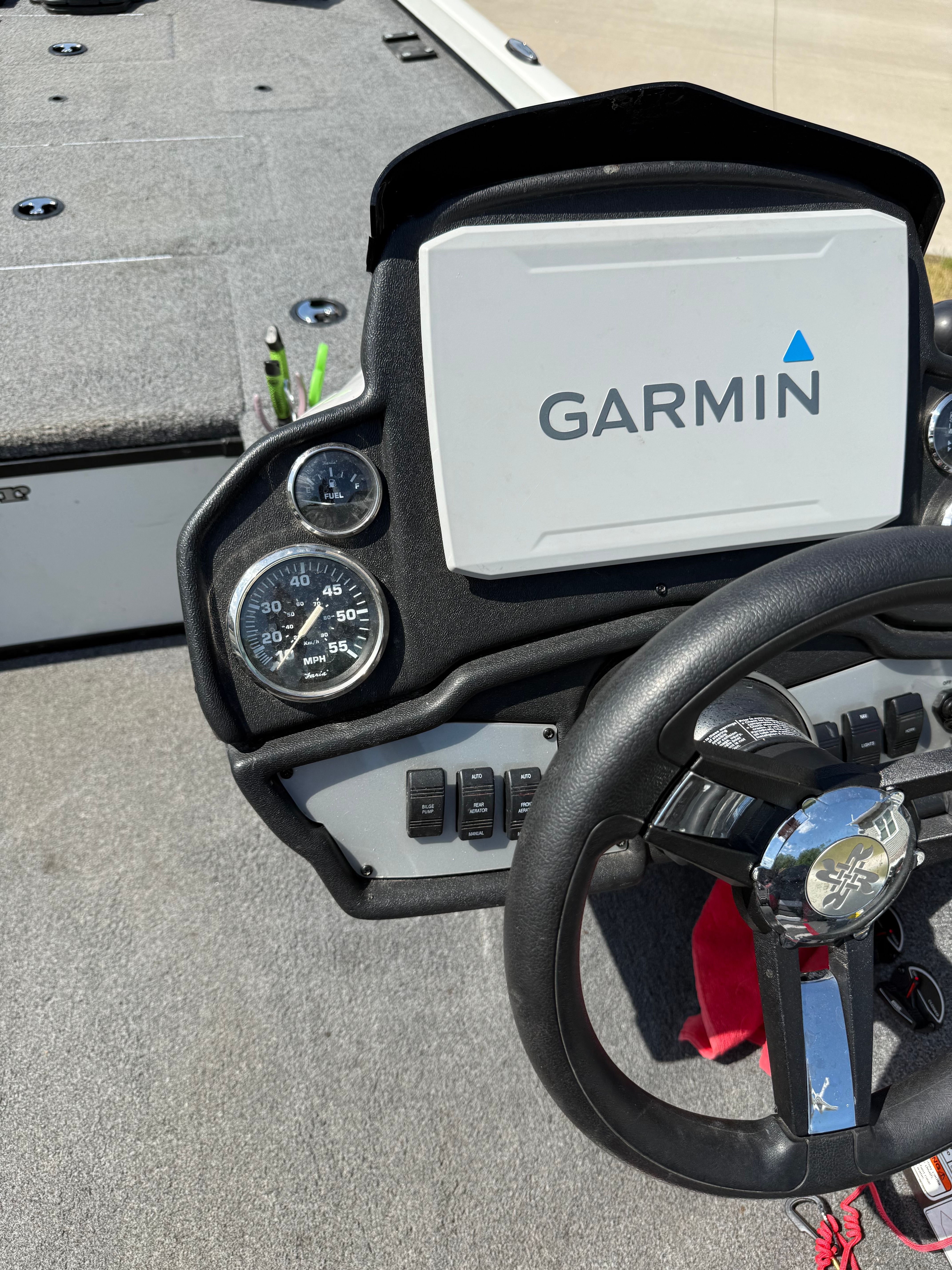 2022 Ranger RT188C boat dashboard with Garmin display.