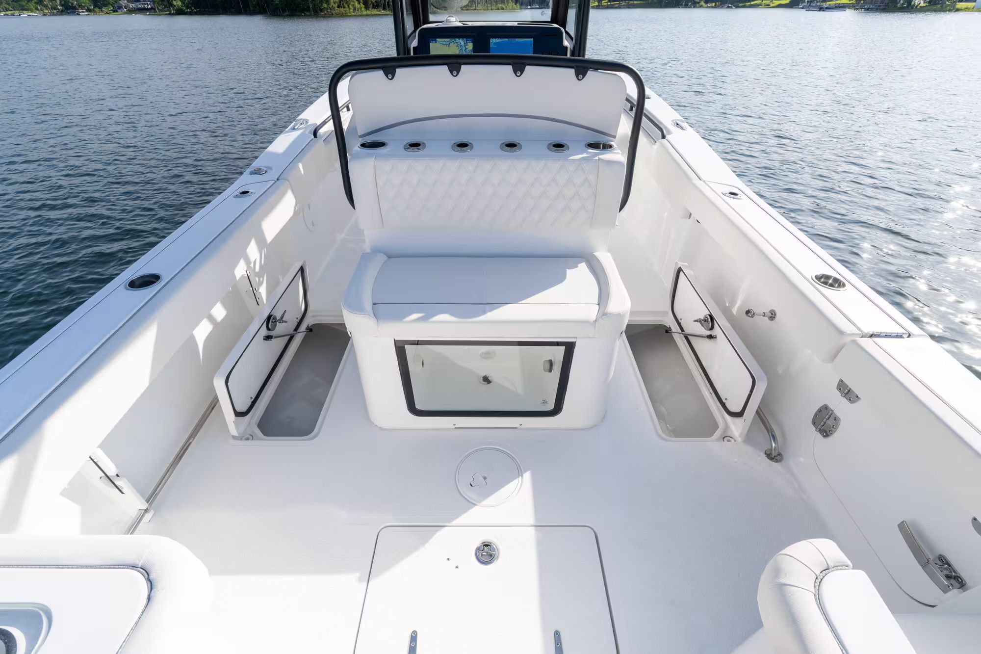2027 Sea Hunt Gamefish 27 Coffin Box - 19