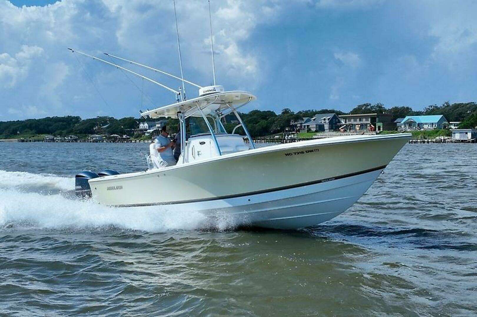 2013 Regulator 28 FS w/SeaKeeper Ride - Image 4