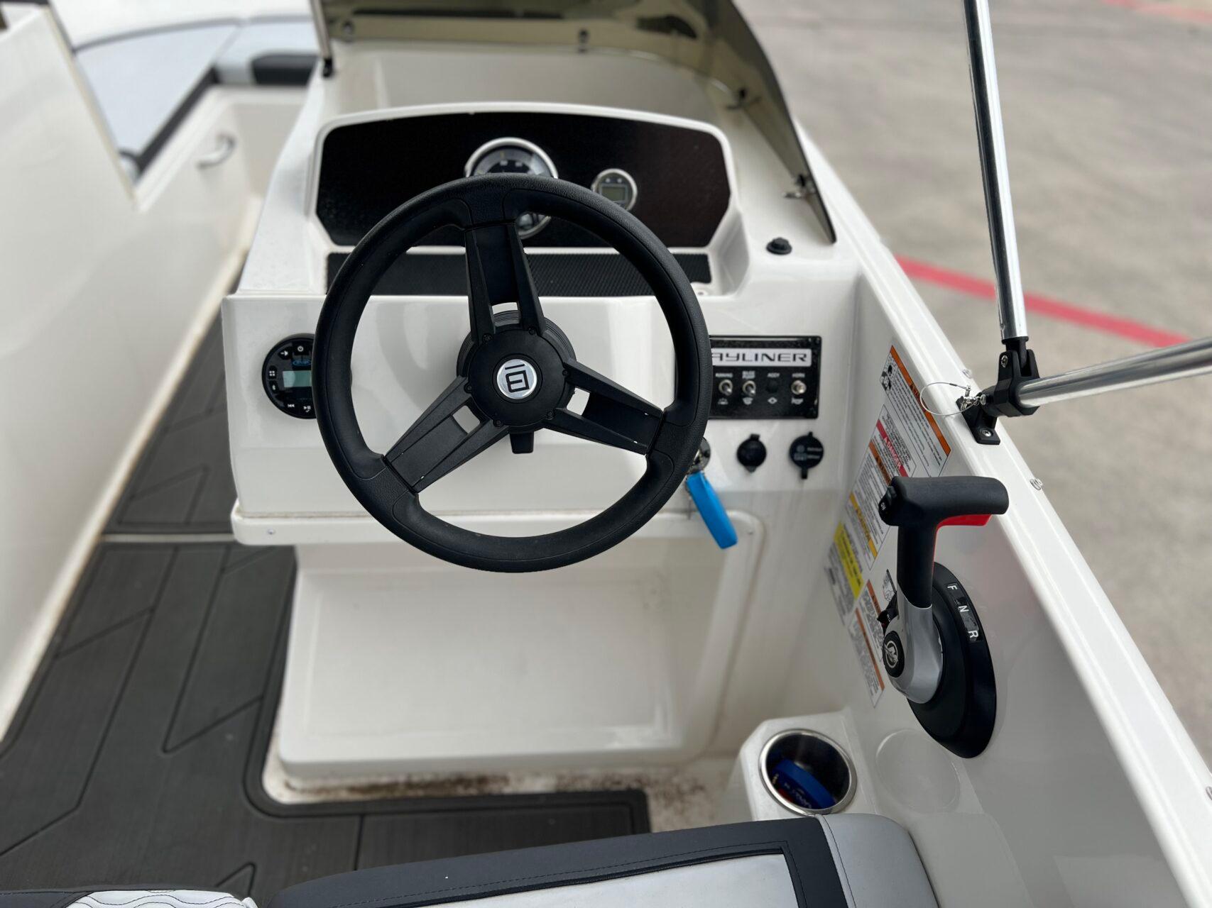 2023 Bayliner M17 - 16
