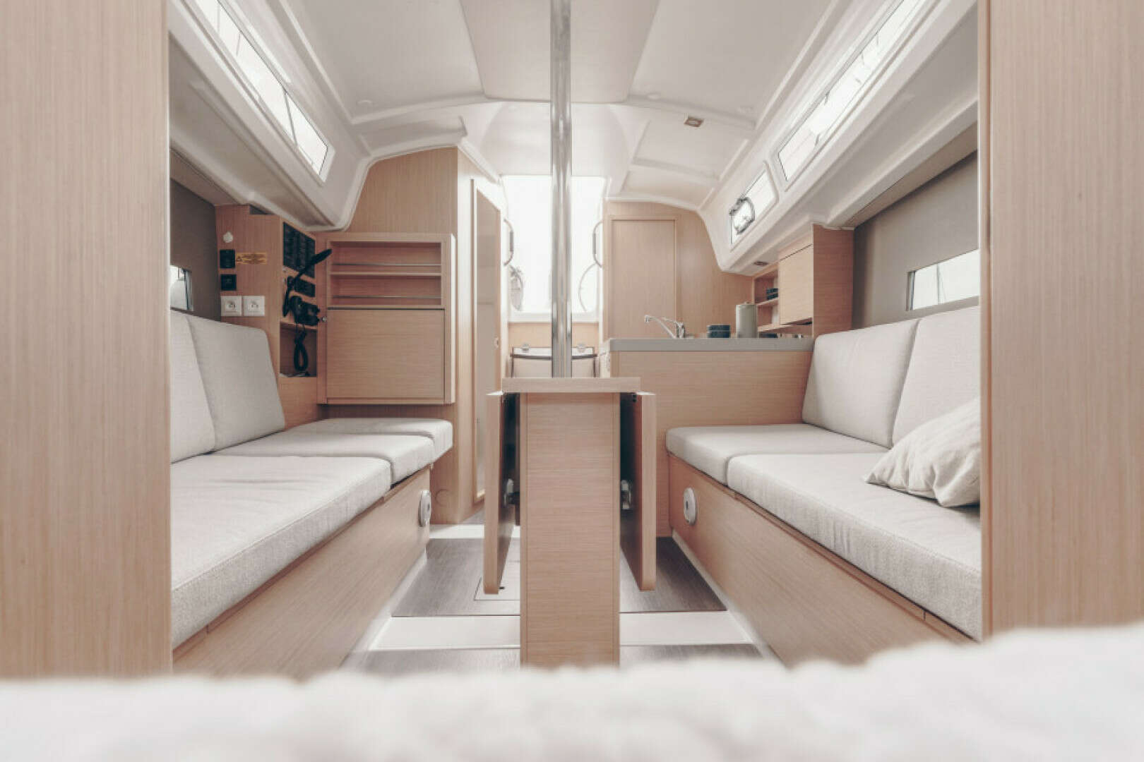 2026 Beneteau Oceanis 30.1 Swing Keel - Image 15