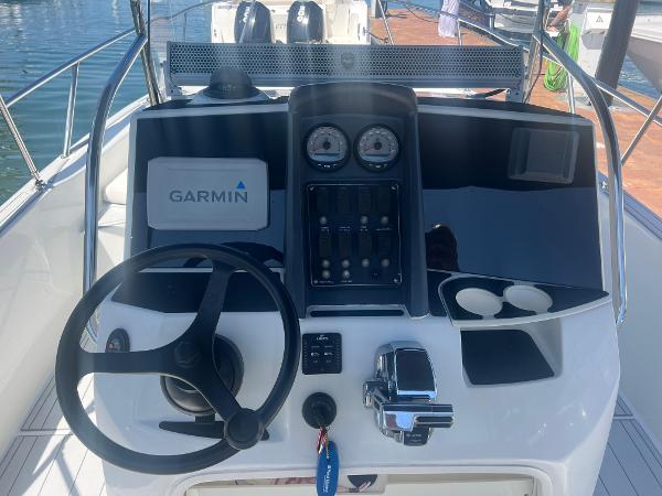 2009 Boston Whaler 230 Dauntless - 7