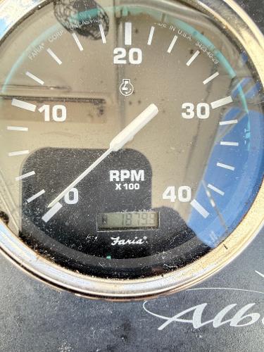 Close-up of a 2001 Albemarle 280 Express Sport Fisherman RPM gauge.