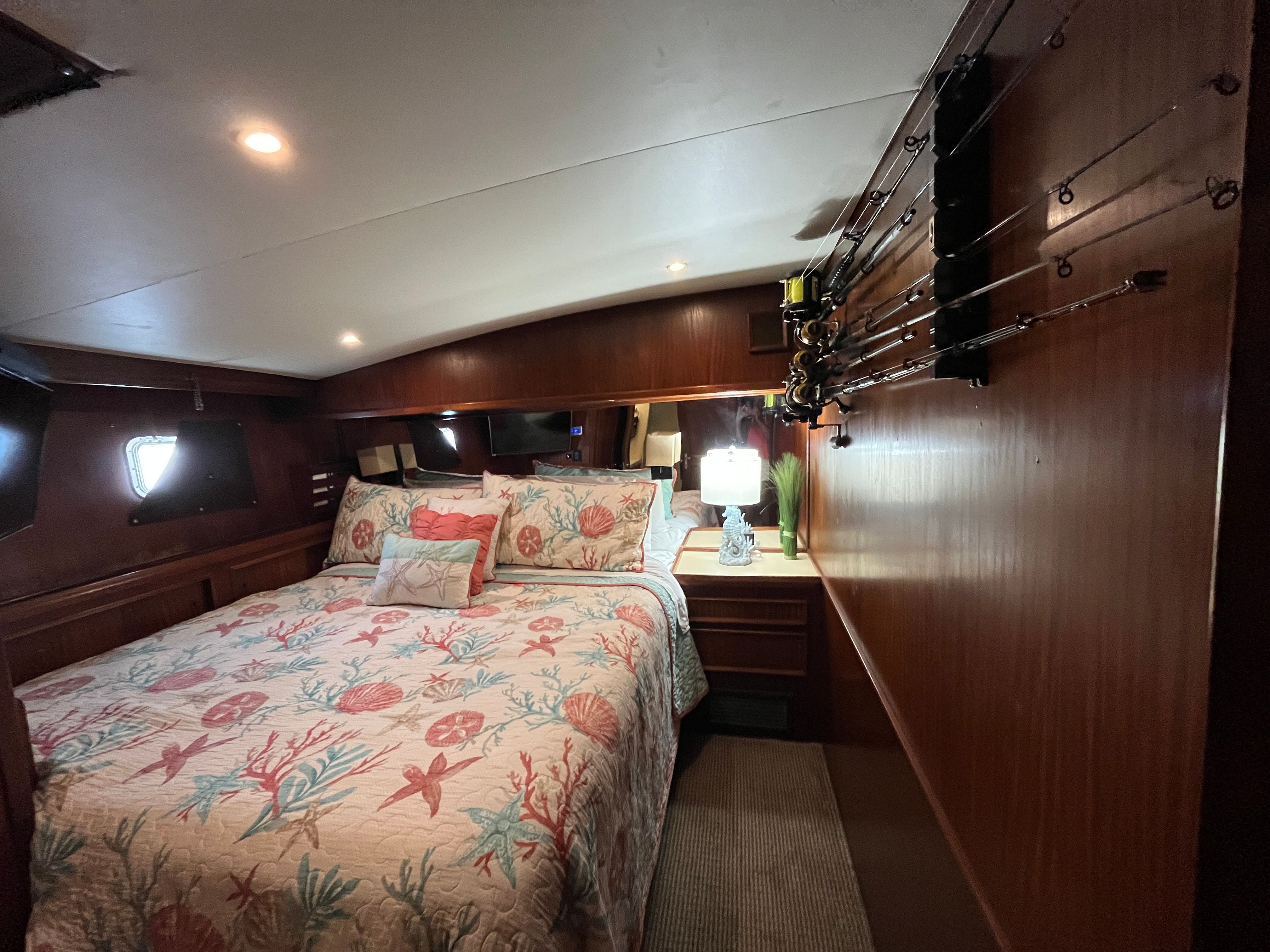 1980 Hatteras 55 Convertable - 24