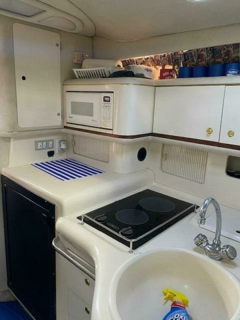 1997 Sea Ray 330 Sundancer - Image 17