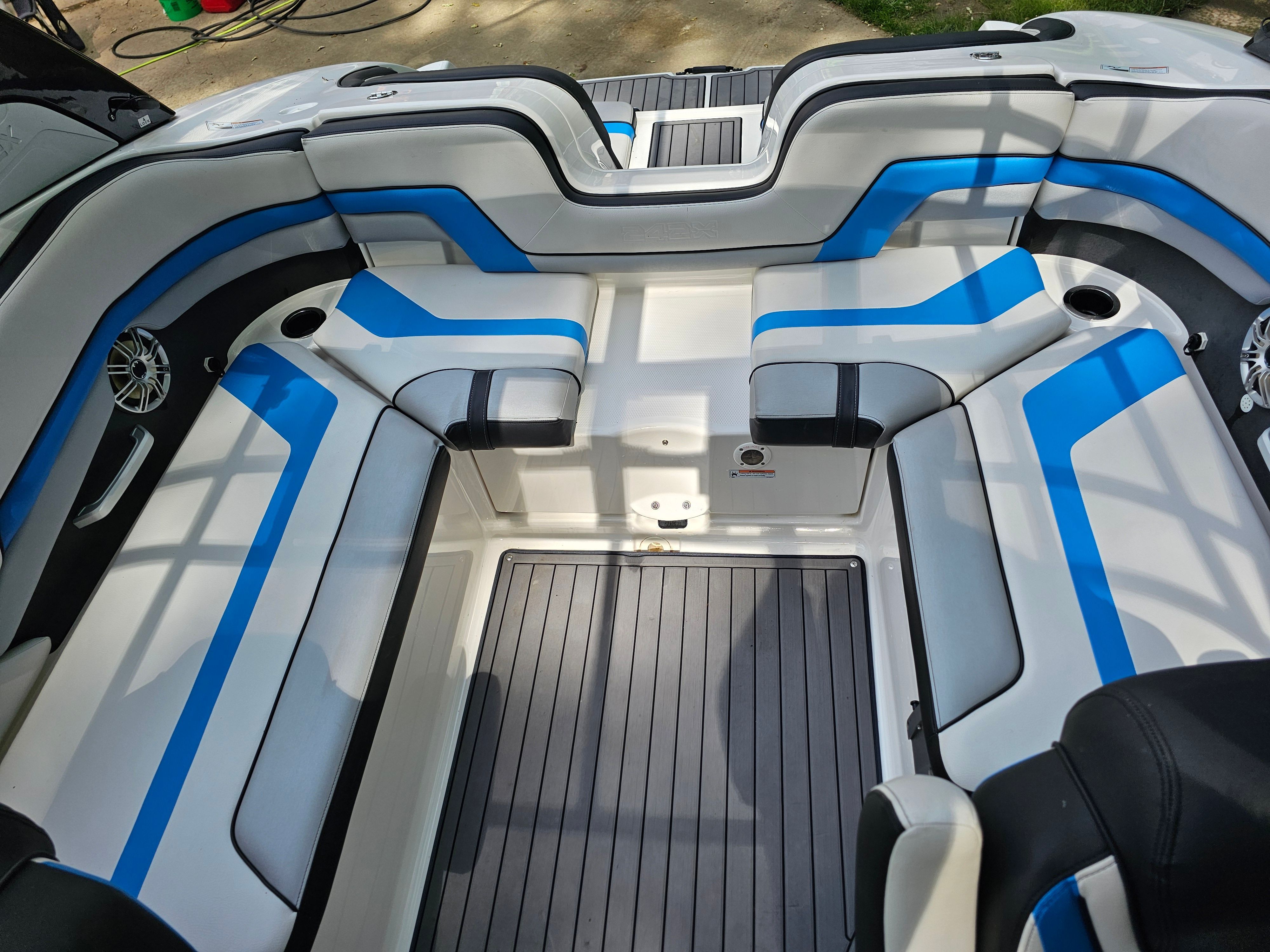2017 Yamaha Boats 242X E-Series - 4