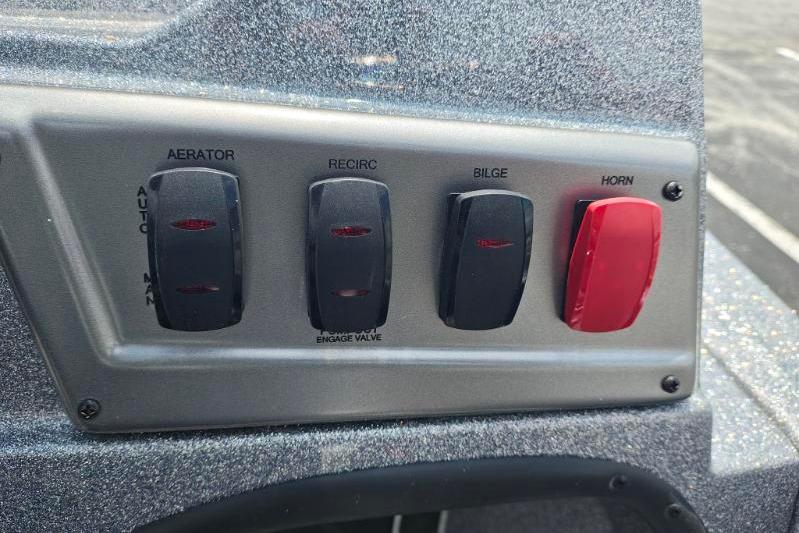 Control panel of 2026 Nitro Z19 XL boat with aerator, recirculation, bilge, and horn switches.