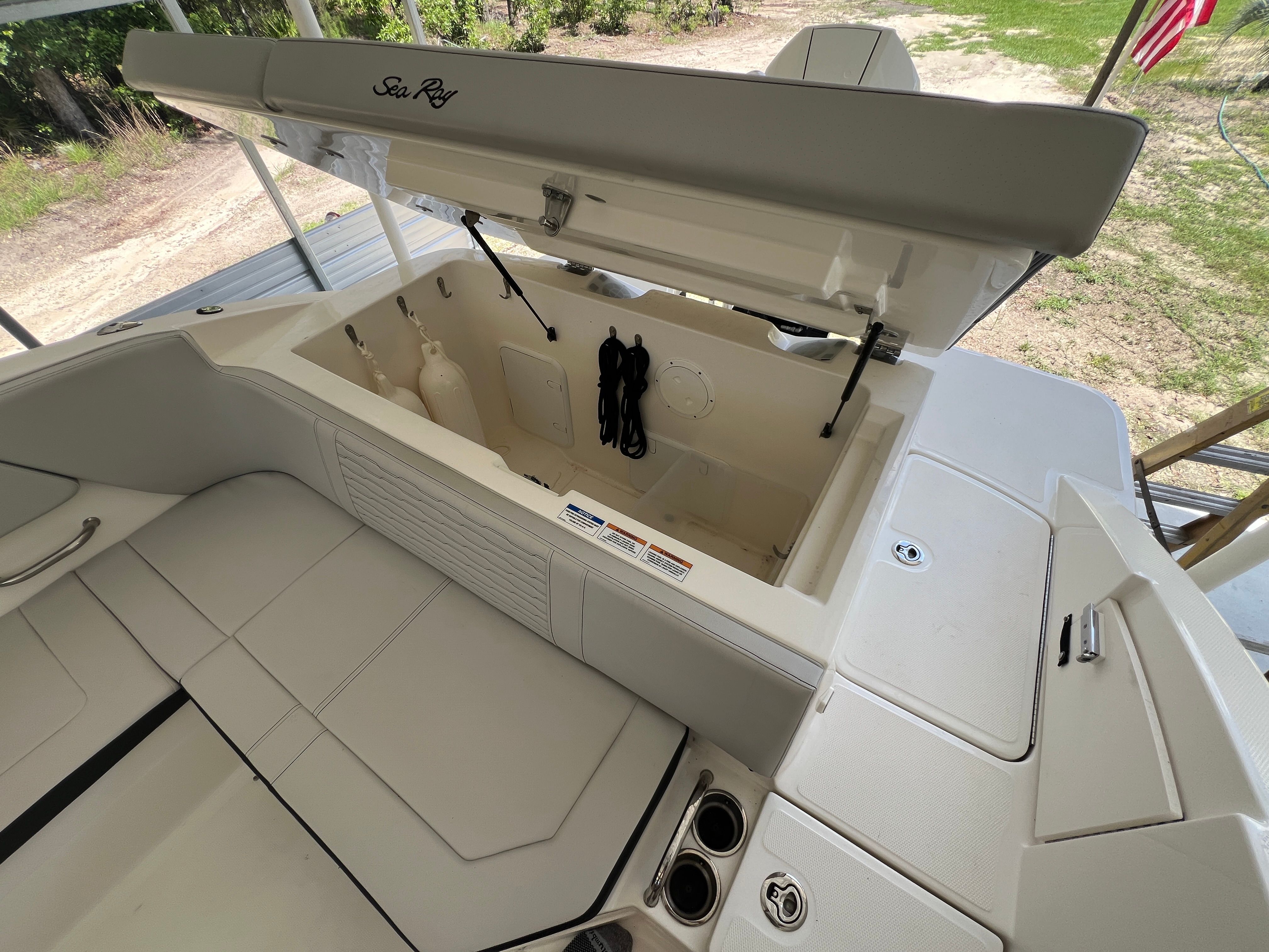 2023 Sea Ray SPX 230 - 20