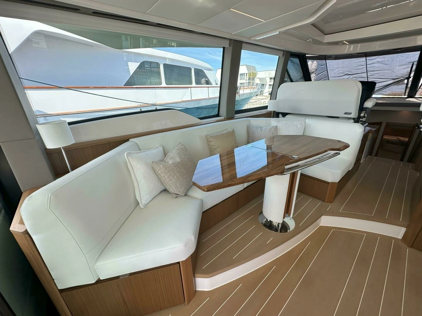 2025 Tiara Yachts EX 60 - Image 4