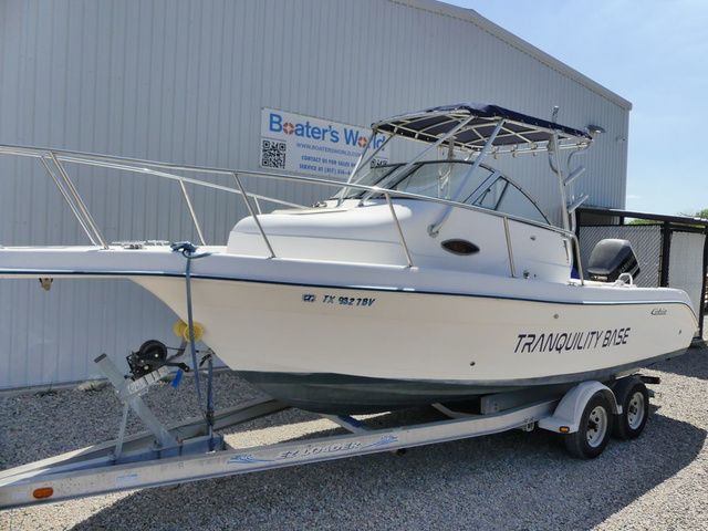 2001 Cobia 230 Walkaround - 3