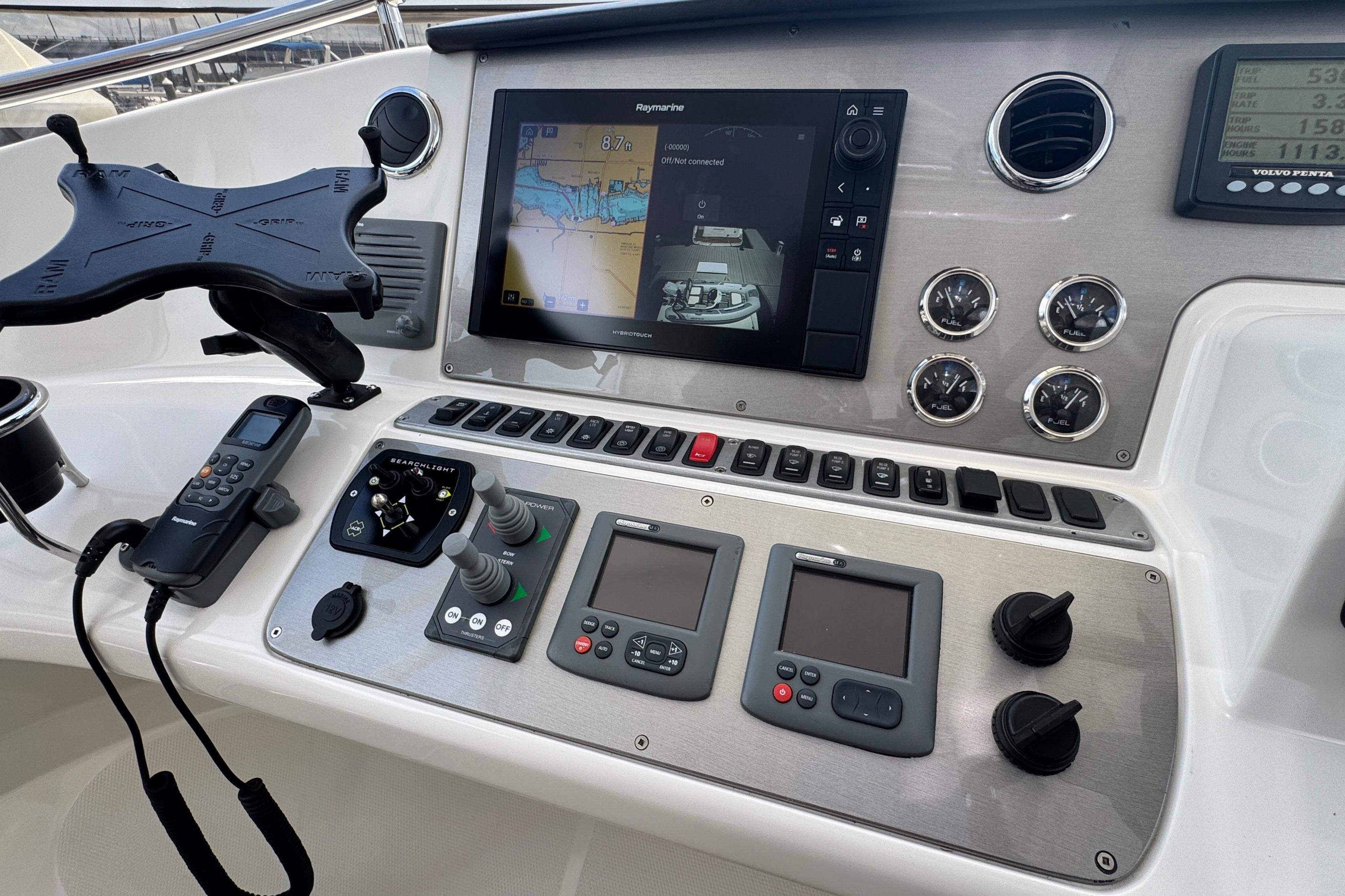 2007 Carver 47 Motor Yacht Controls and Monitoring Systems