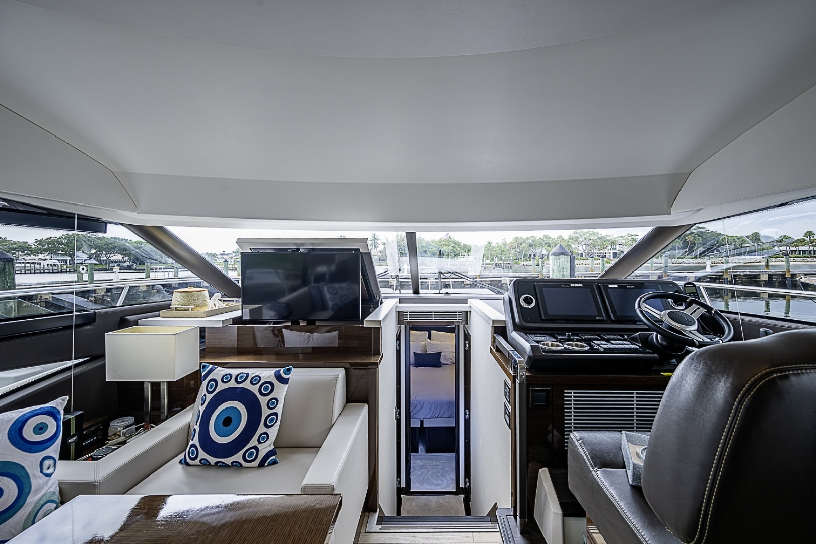 2021 Prestige 520 - Image 26