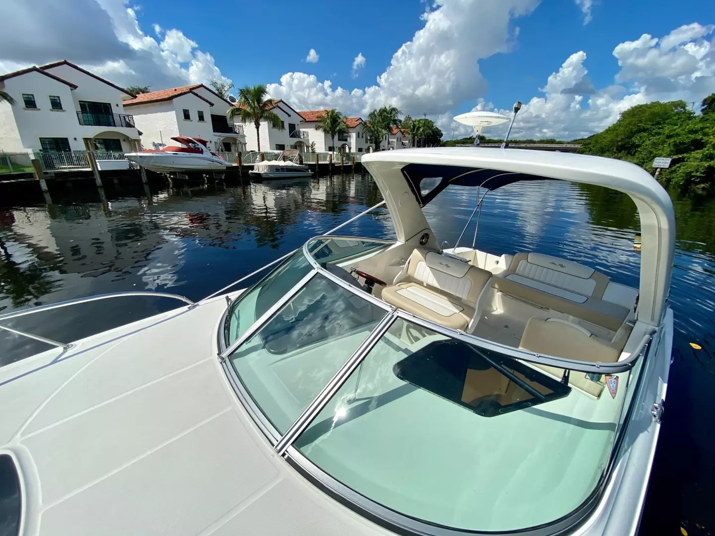 2013 Sea Ray 310 Sundancer - Image 3